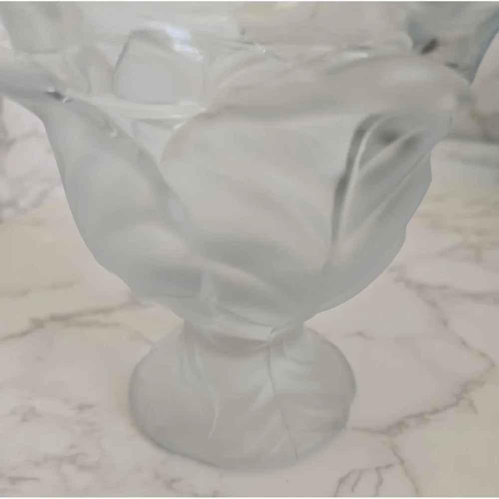 VTG Candy Dish Glass Epic Leaf‎ Satin Ruffled Rim Heavy Compote